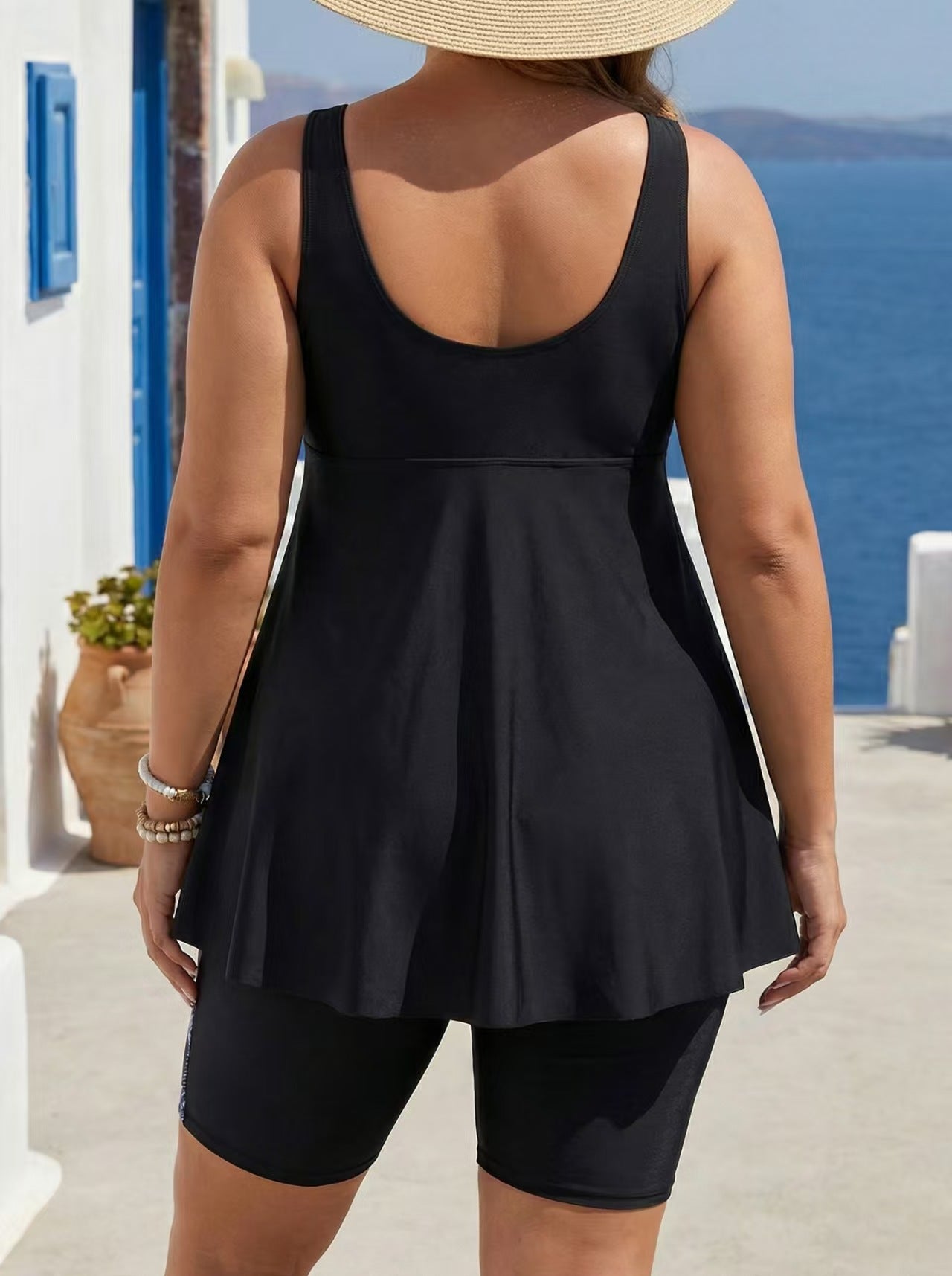 Plus Size White Feather Print V-Neck Tankini and Bike Shorts